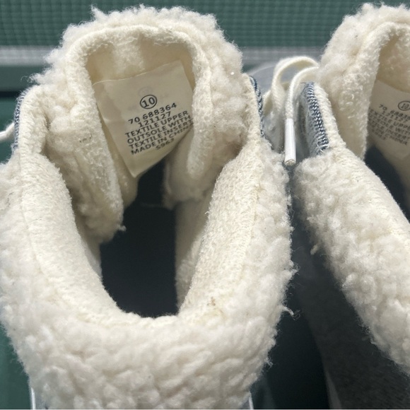 Tommy Bahama - Womans Gray High Top Sherpa/Fleece Lined Shoes Sneakers Size 10 - Picture 7 of 12